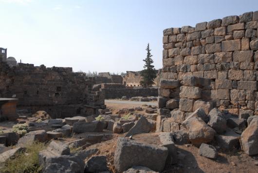 Click image for larger version

Name:	الكنيسة الكبرى في بصرى.jpg
Views:	2
Size:	31.4 KB
ID:	1297430