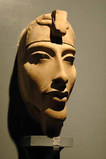 Click image for larger version

Name:	amenhotep iv.jpg
Views:	1
Size:	12.1 KB
ID:	1360343
