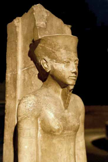 Click image for larger version

Name:	tutankhamun as amun 3.jpg
Views:	1
Size:	15.2 KB
ID:	1302582