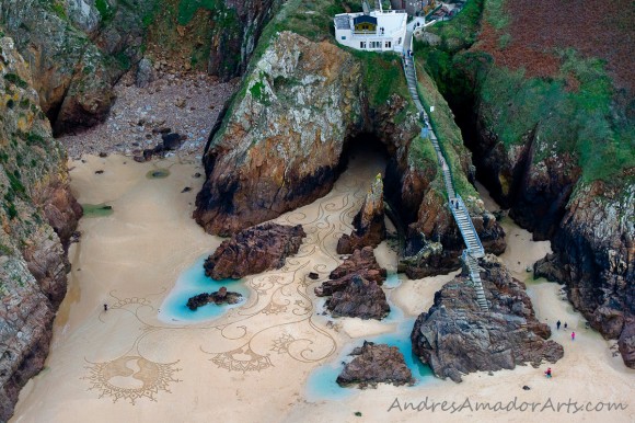 Click image for larger version

Name:	111030-Jersey_Beach_Art_03-580x386.jpg
Views:	1
Size:	92.2 KB
ID:	1361896
