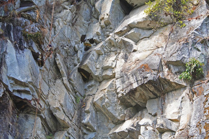 Click image for larger version

Name:	honey-hunters-nepal-19[4].jpg
Views:	1
Size:	184.6 KB
ID:	1364824